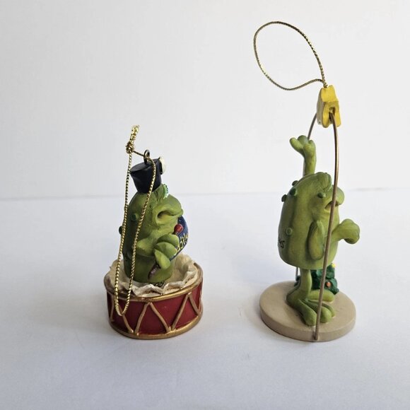 2 Vintage Russ Berrie Douglas Mistletoad Christmas Frog Nodder Bobble Ornaments - Picture 8 of 9